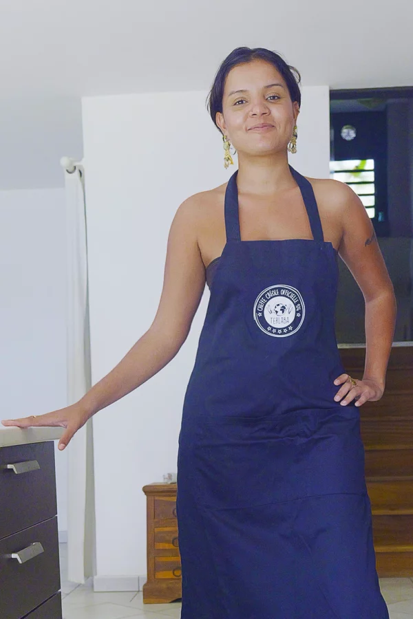 Tablier Bleu Marine – Cheffe Créole Officielle 974 (féminin)