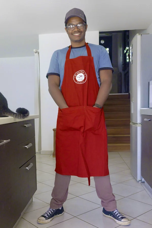 Tablier Rouge – Chef Créole Officiel 974 (masculin)