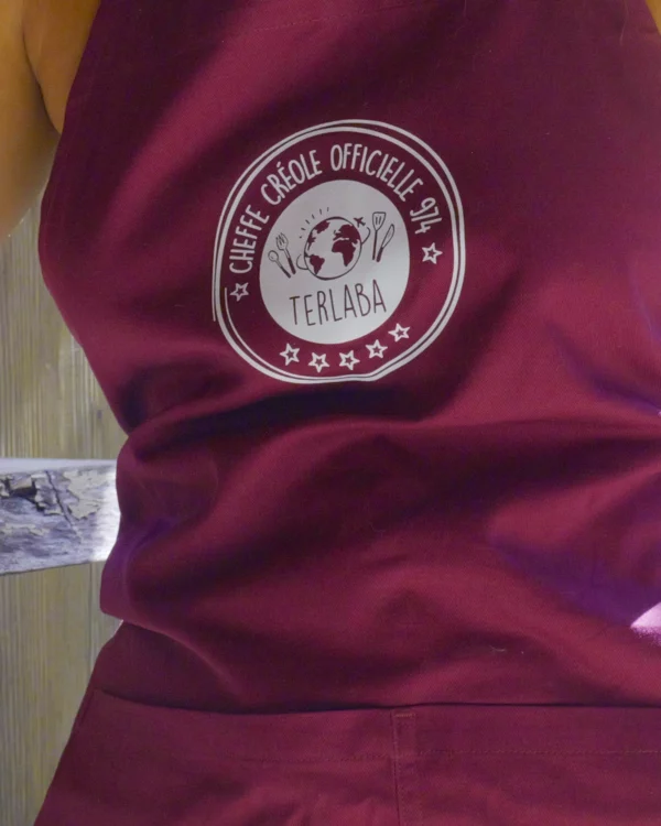 Tablier Bordeaux – Cheffe Créole Officielle 974 (féminin) – Image 2
